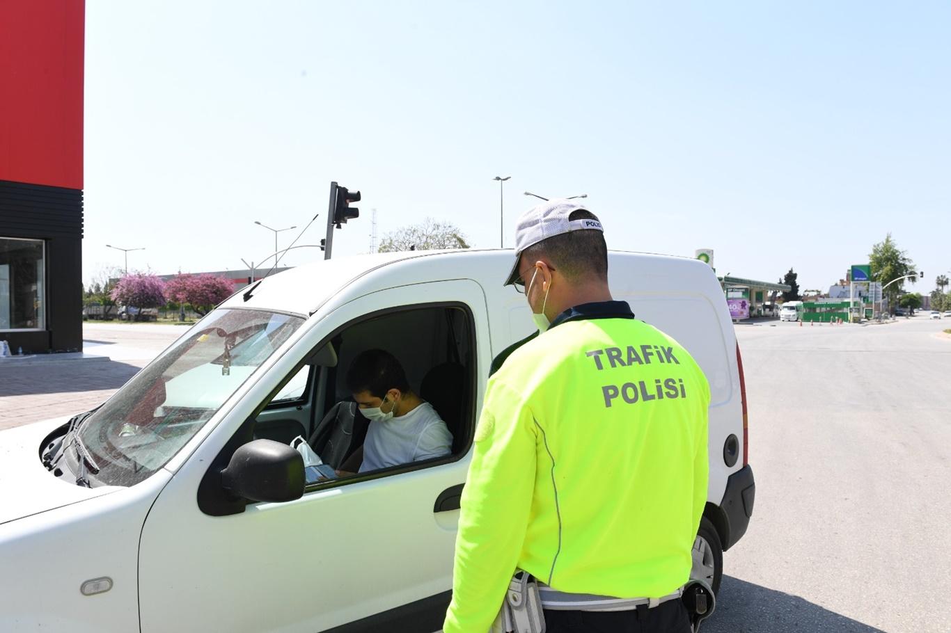 Adana sokağa çıkma yasağı boyunca 800 kişiye idari işlem yapıldı Adana sokağa çıkma yasağı boyunca 800 kişiye idari işlem yapıldı